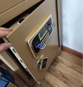 台前保险柜开锁